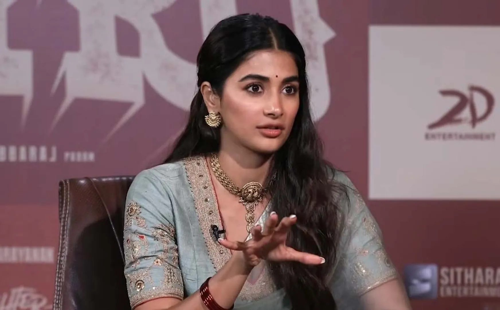 pooja hegde about social media and coolie song