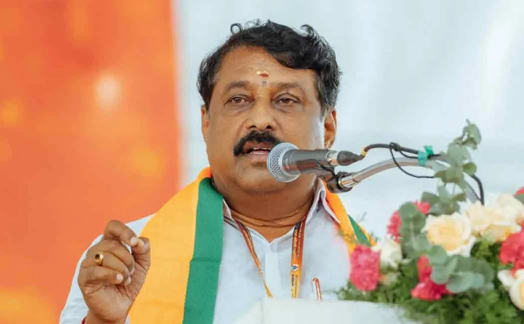 mmediately fulfill the demands of the weavers says Nainar Nagendran