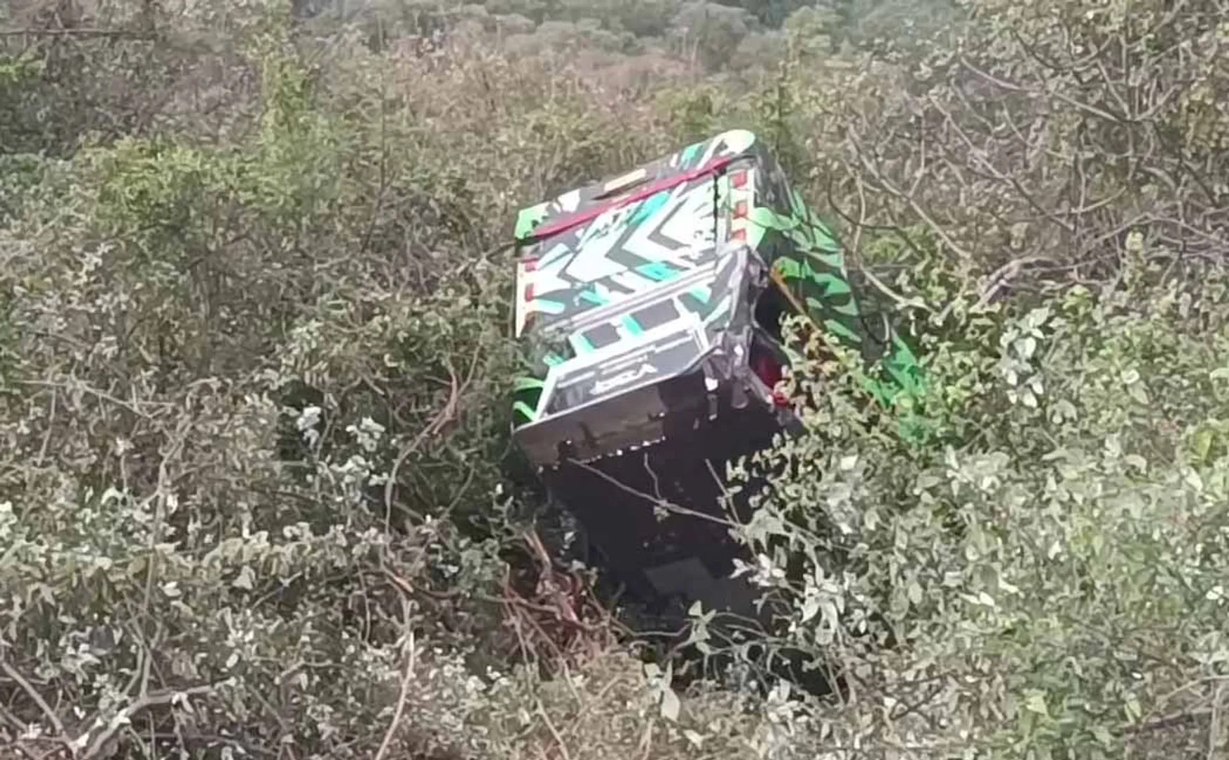 A vehicle carrying college students overturned on a mountain and caused an accident in dindugal