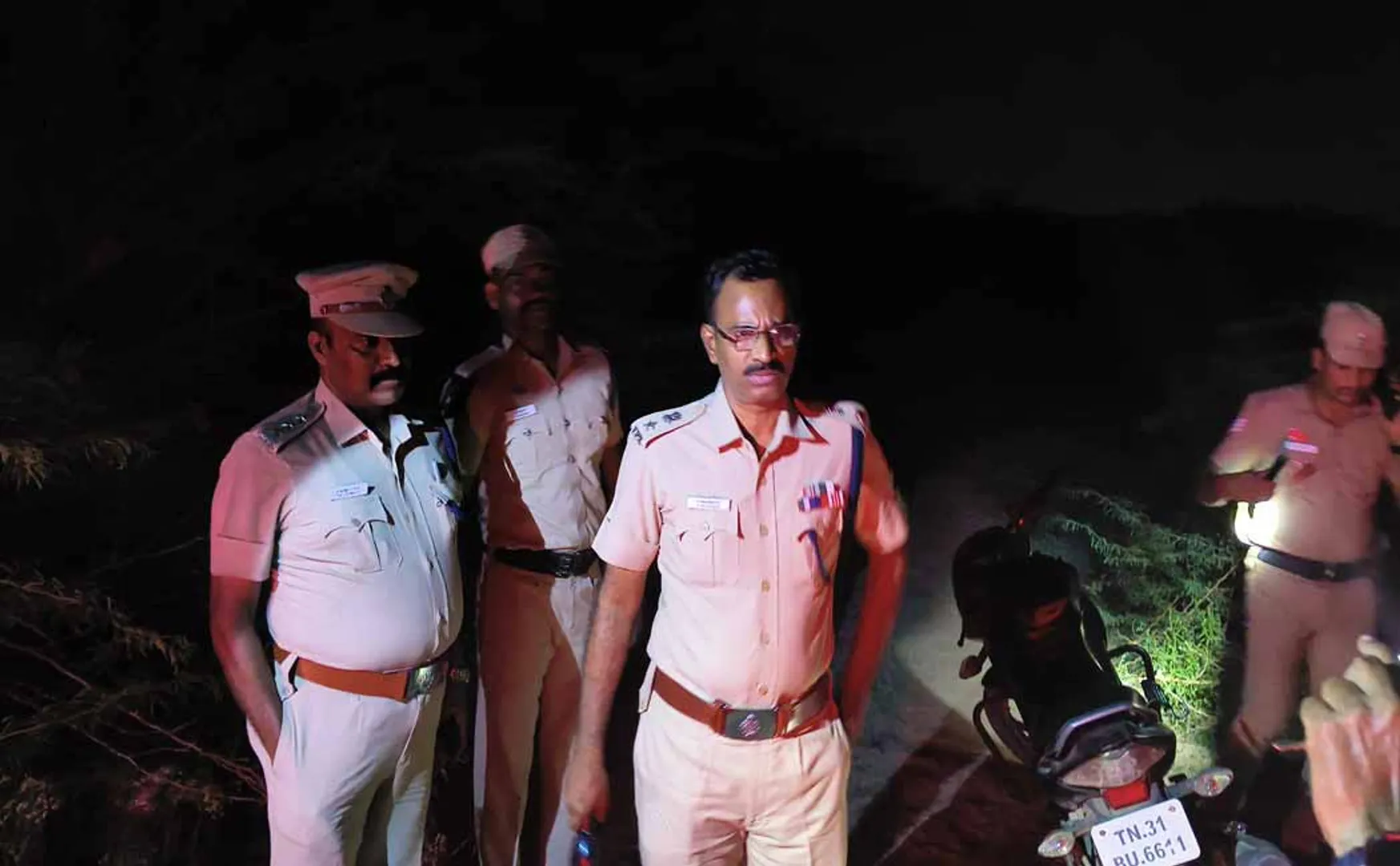  Friend thrash young man to Angry at being teased by his wife in chidambaram