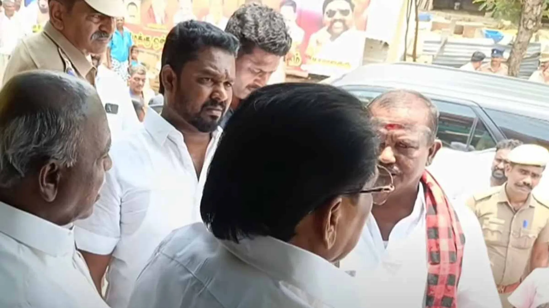  Anganwadi? Water tank? - Local administrators clash in front of the minister
