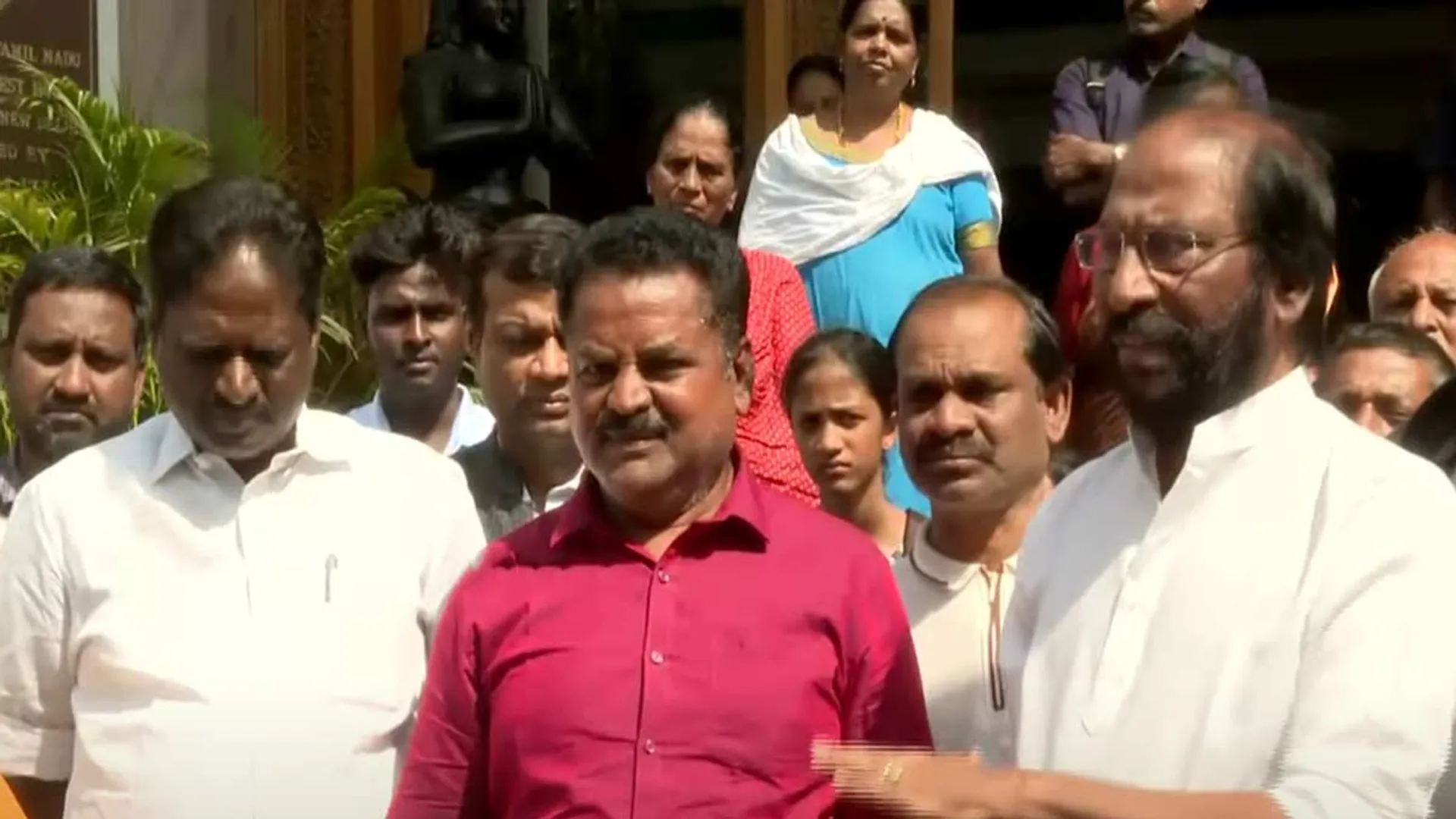 Tension in Kashmir: Trichy Siva sends Tamil Nadu tourists safely