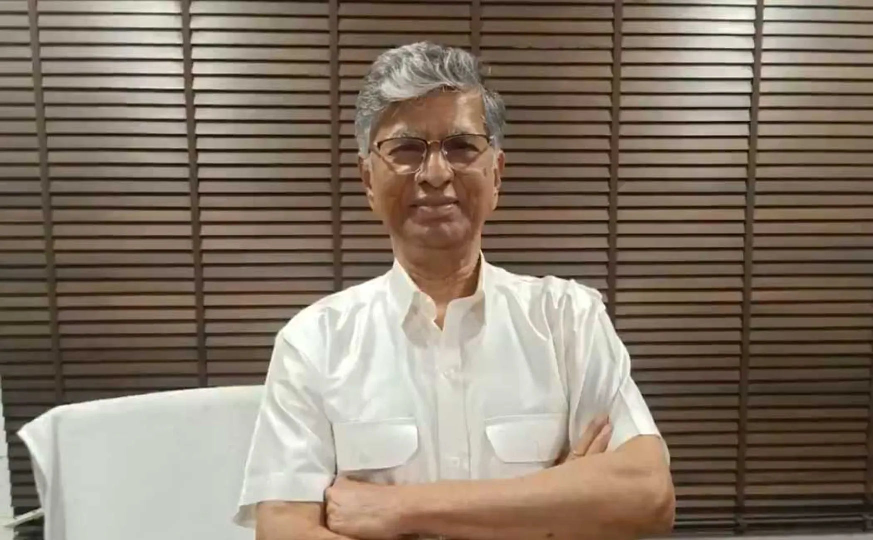 sa chandrasekhar gifts bmw car to his wife for marriage anniversery
