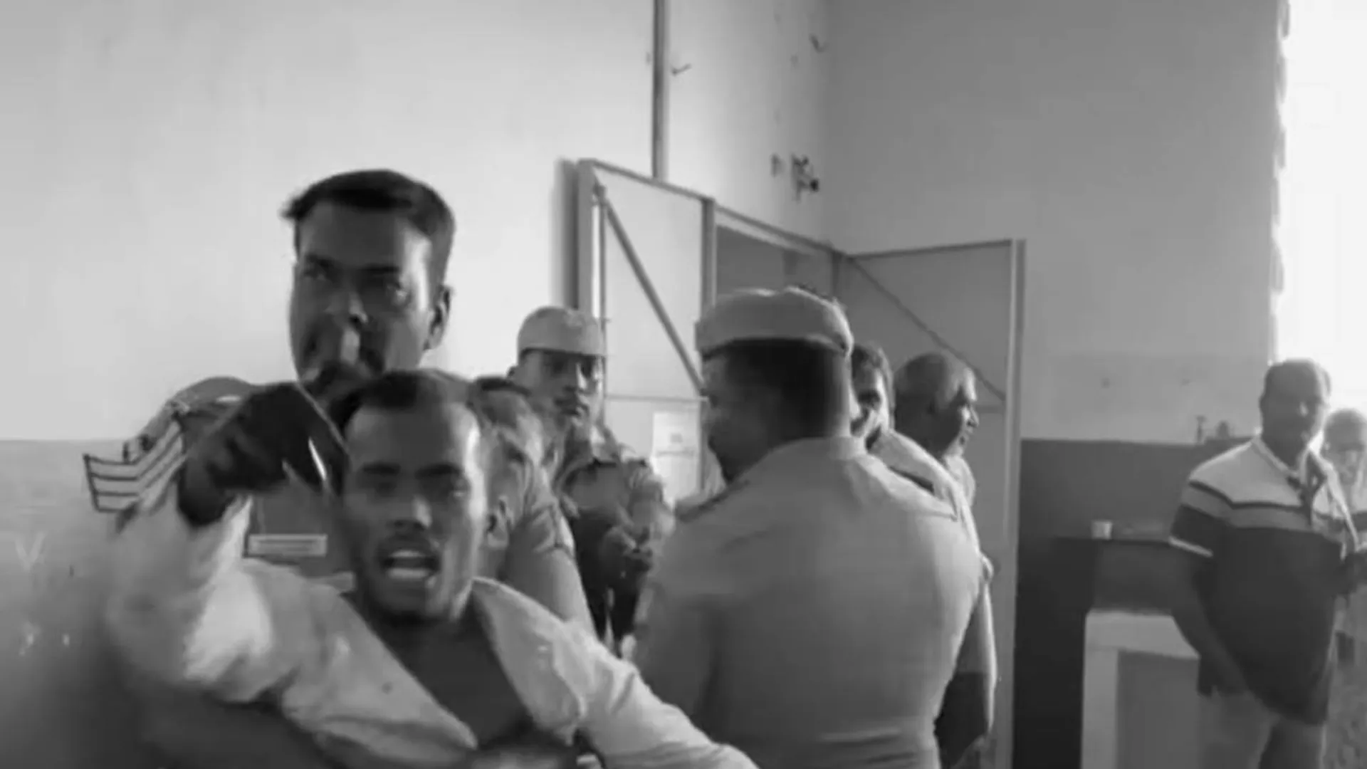 ''We are the slaves of the vellai kali; we will not let her go without killing us'' - Death threats to a judge dripping with blood