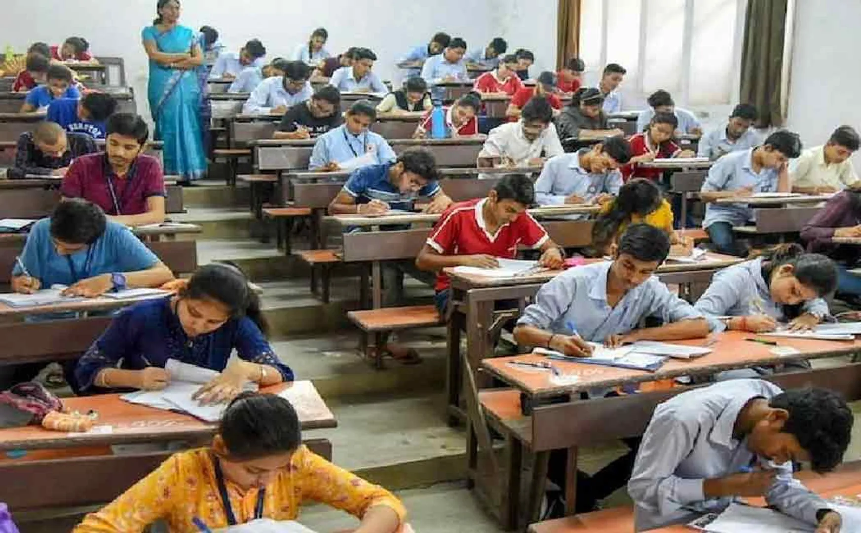  ramadoss urges number Group 4 examination employees should be increased 10K