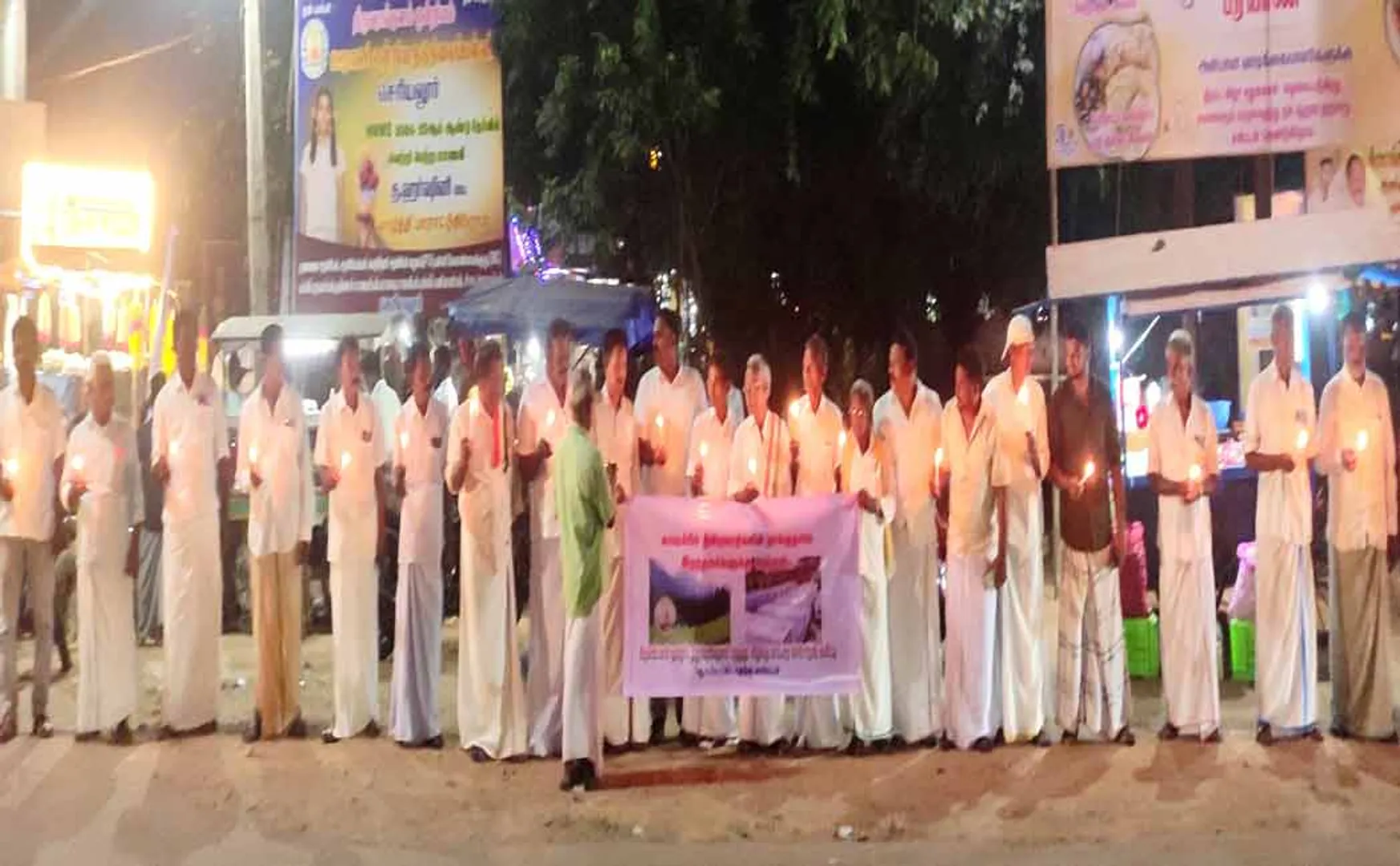 Candlelight vigil for tourists thrash in Kashmir