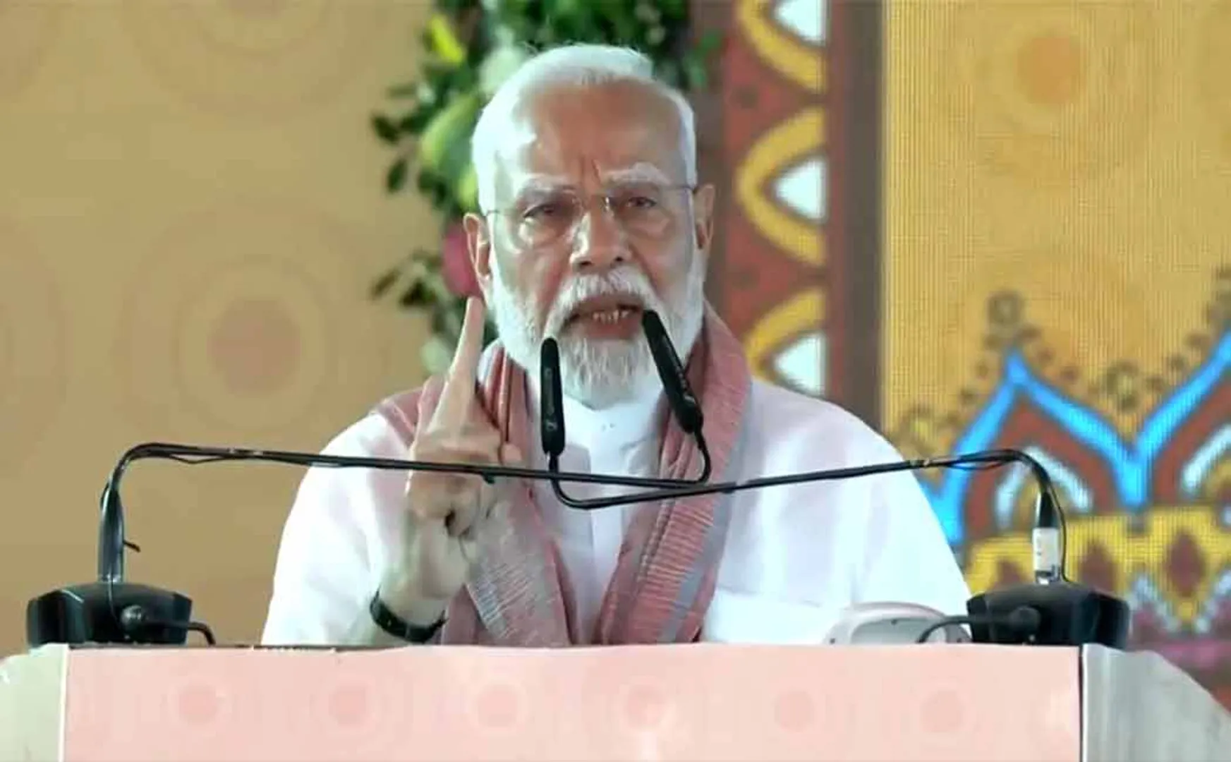 PM Modi assures families of the victims will get justice 