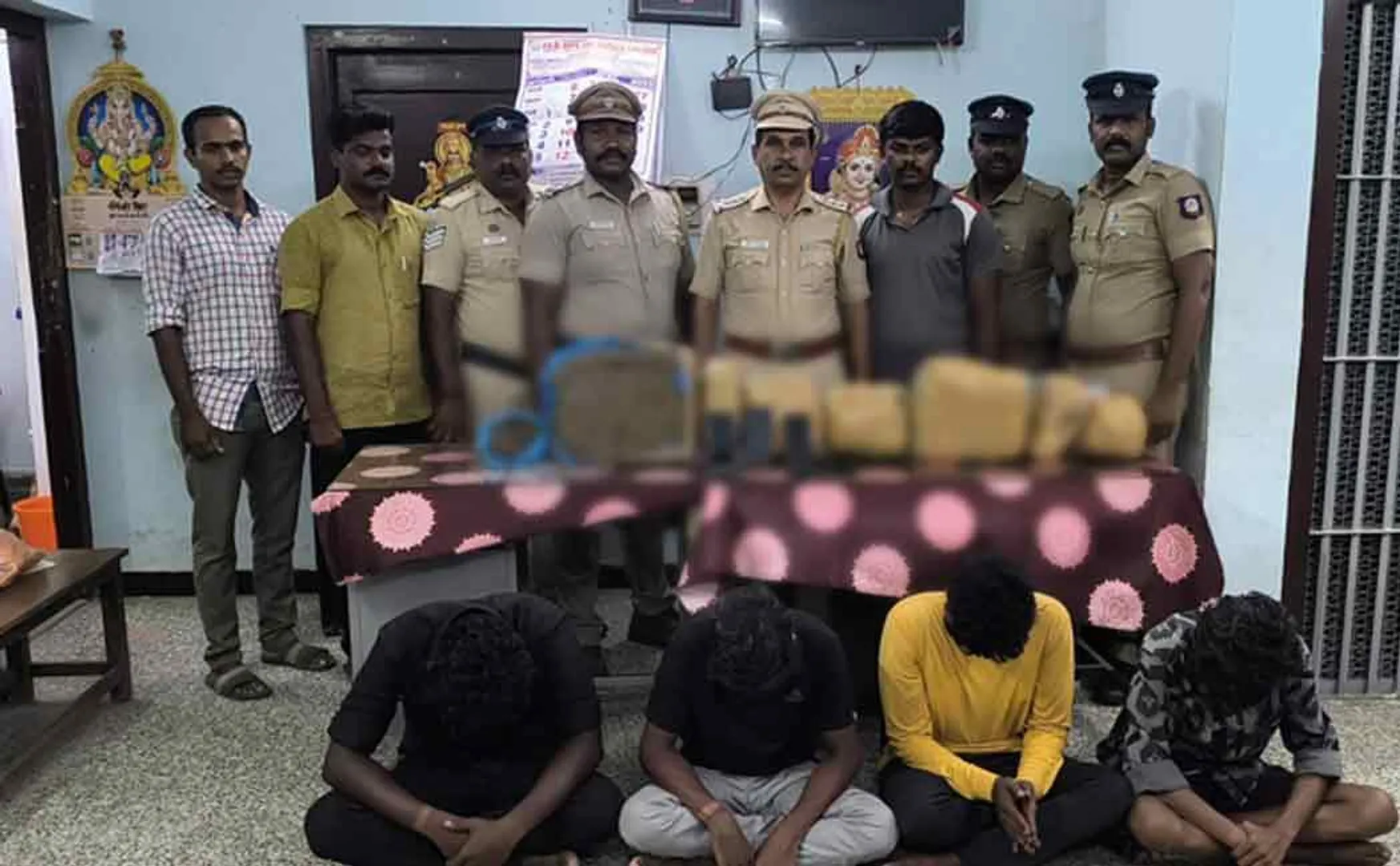 6 arrested for selling cannabis using high-tech technology 