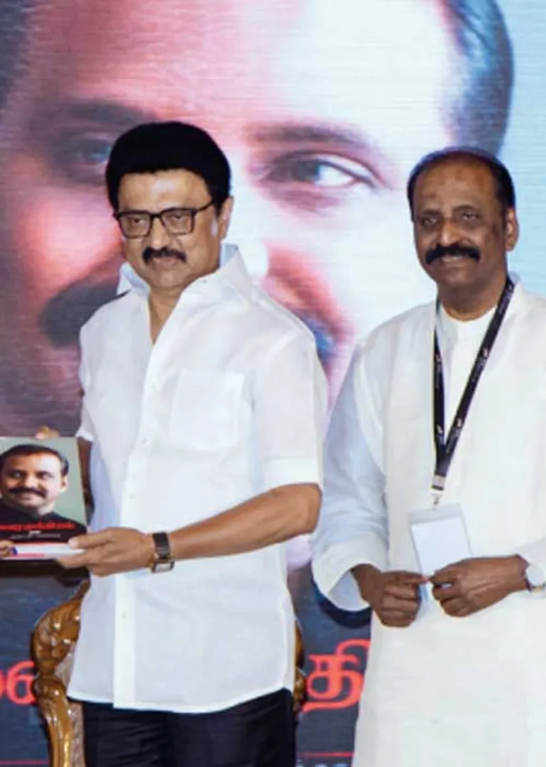 /idhalgal/eniya-utayam/vairamuthiyam-literary-festival-has-taken-over-chennai-dr-i-manjula