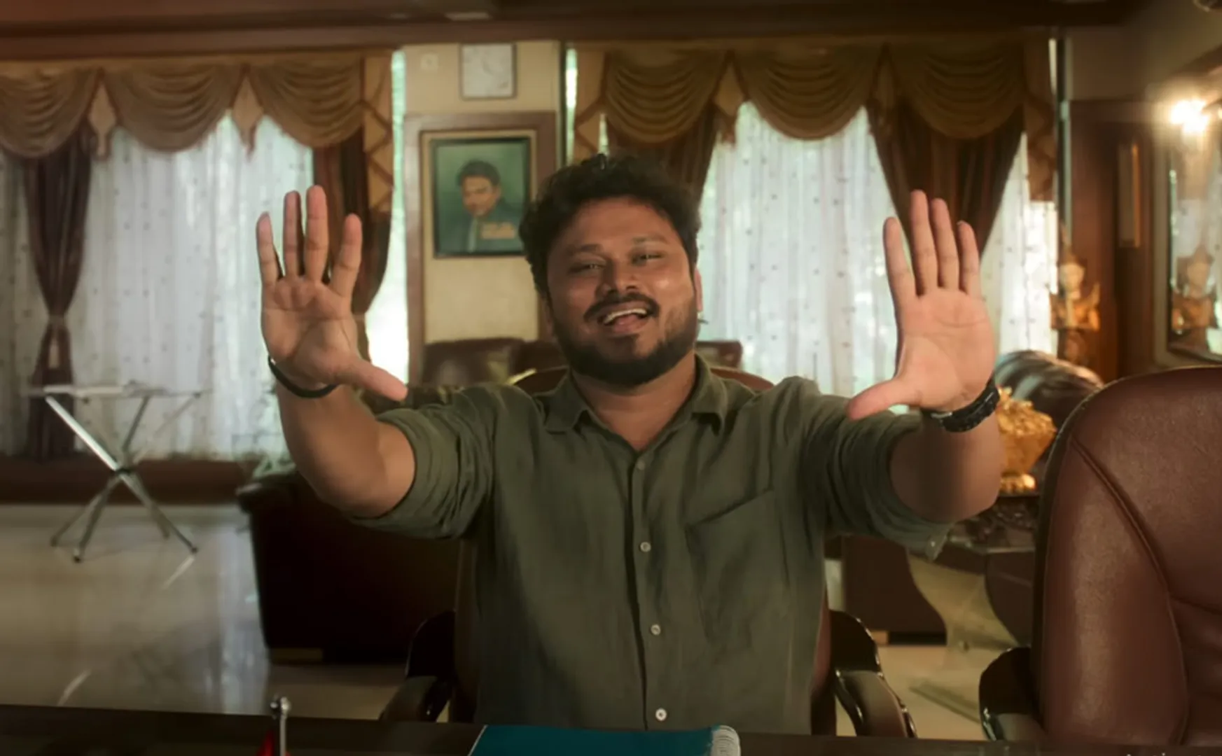 vj siddu turns into director and actor titled as dayangaram