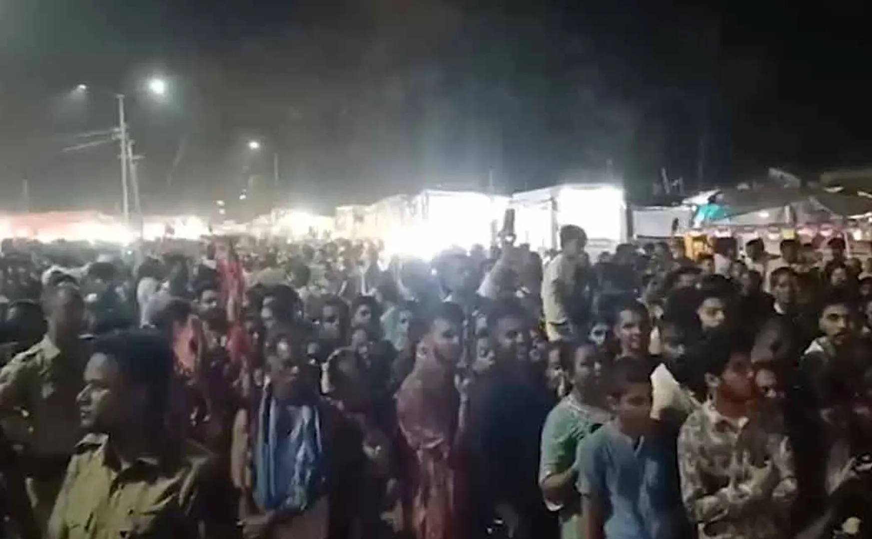 7 people passed away in a stampede at a festival in Goa