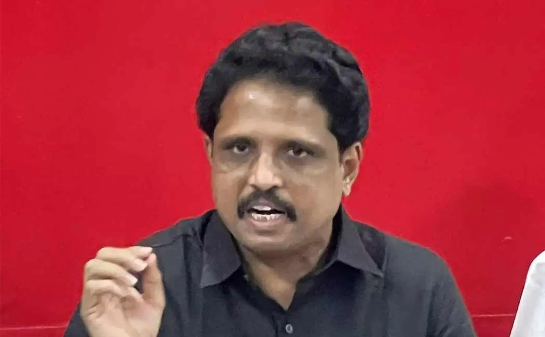 Su Venkatesan condemned articles must be written in Hindi indian railway