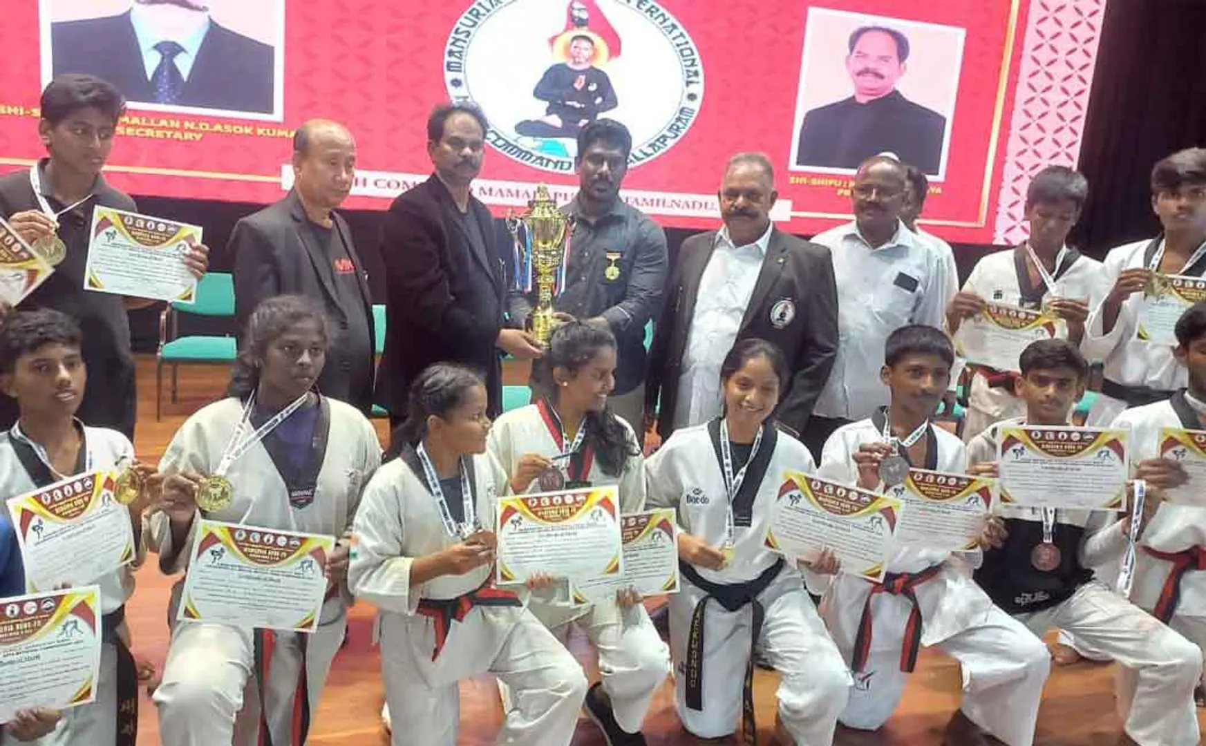  International Manchuria Kung Fu Martial Arts Competition; Prizes awarded to players!