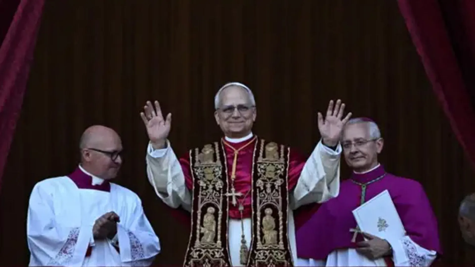 White smoke coming out of the chimney - Pope election