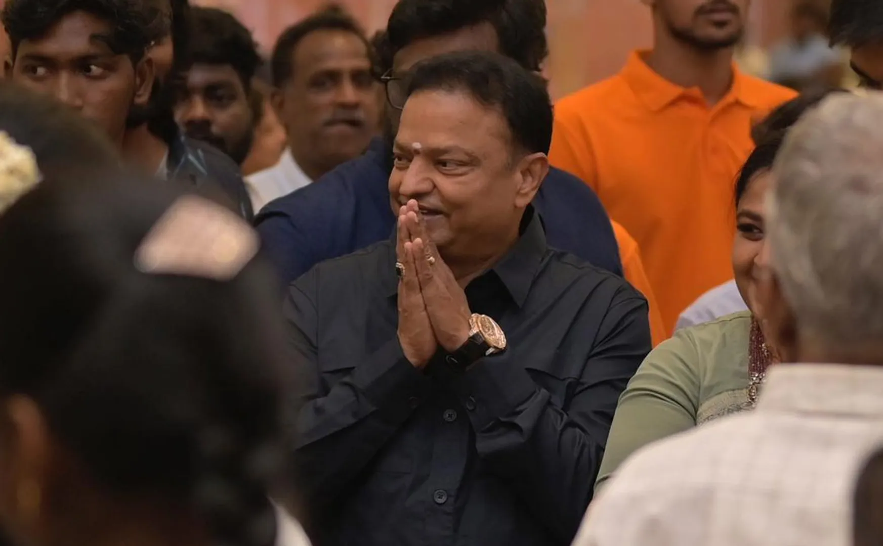 Isari Ganesh gave a special welcome to 1500 people regards his daughter marriage
