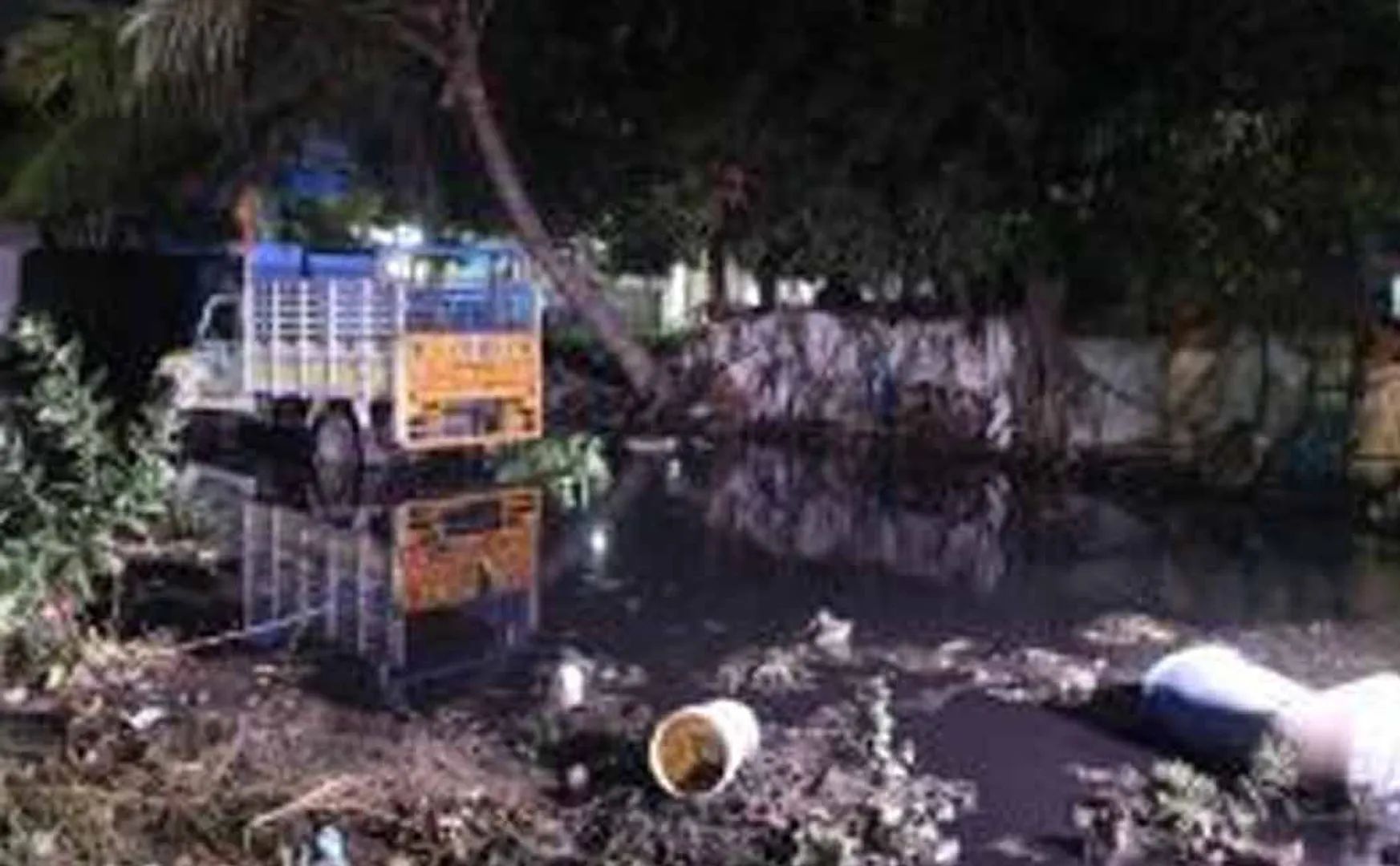 Factory tank explodes, 20 people suffer eye irritation, fainting says anbumani