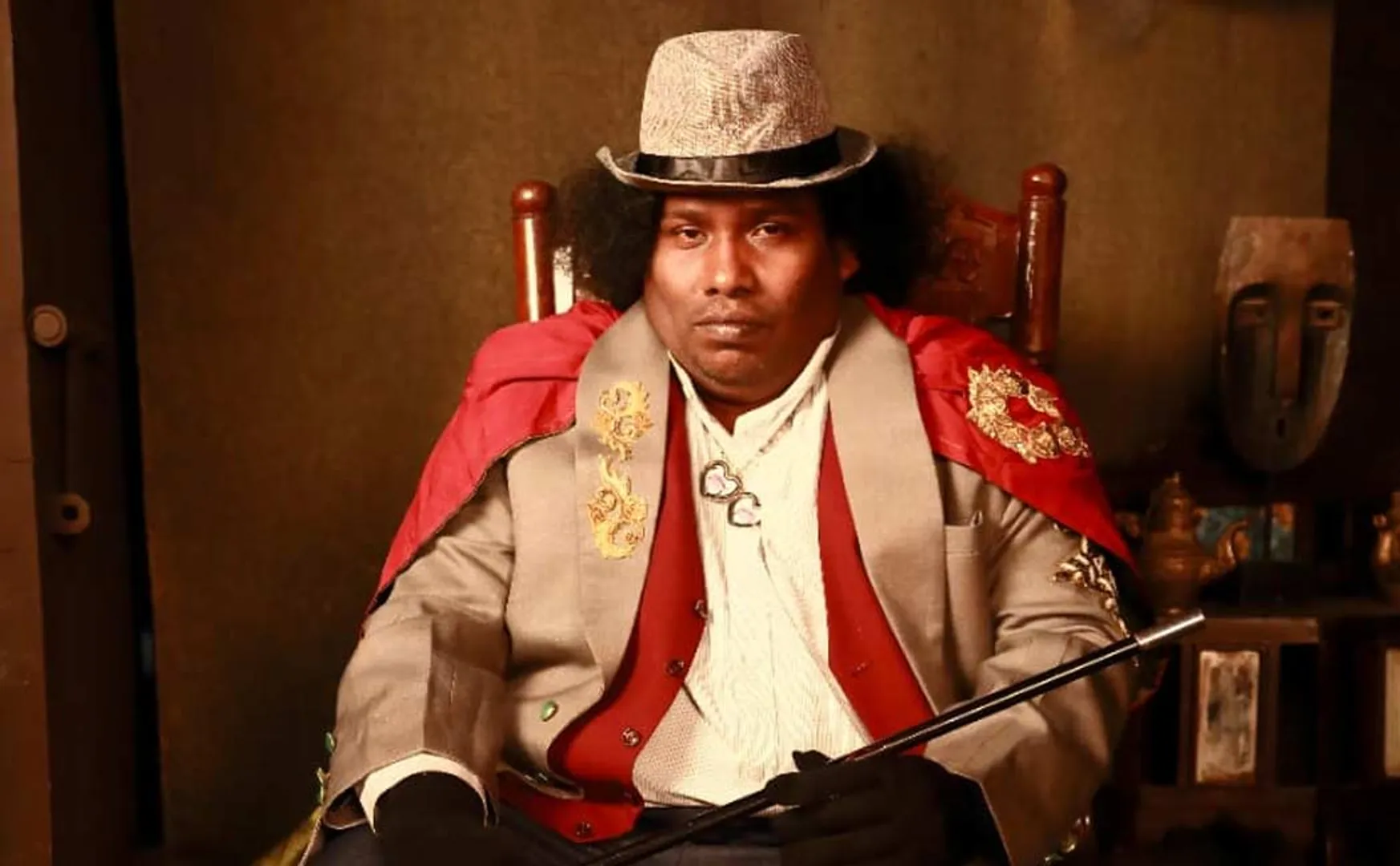 yogi babu in Jora Kaiya Thattunga movie review