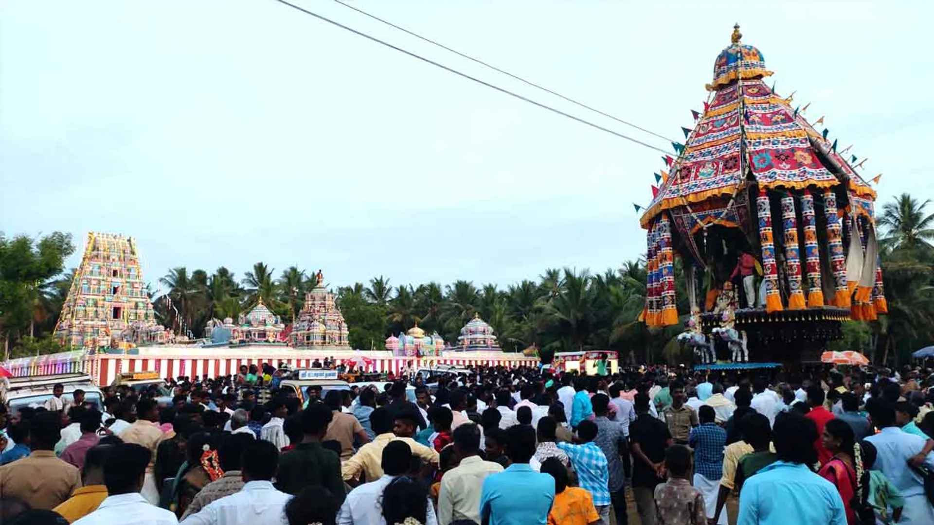  Karambakkadu Muthumariamman Temple Diamond Chariot
