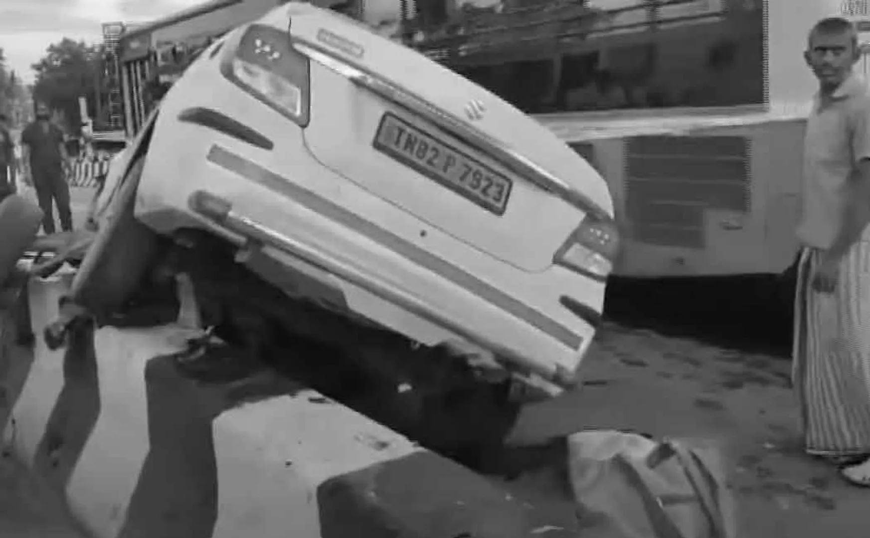 Chennai Kathipara flyover car incident