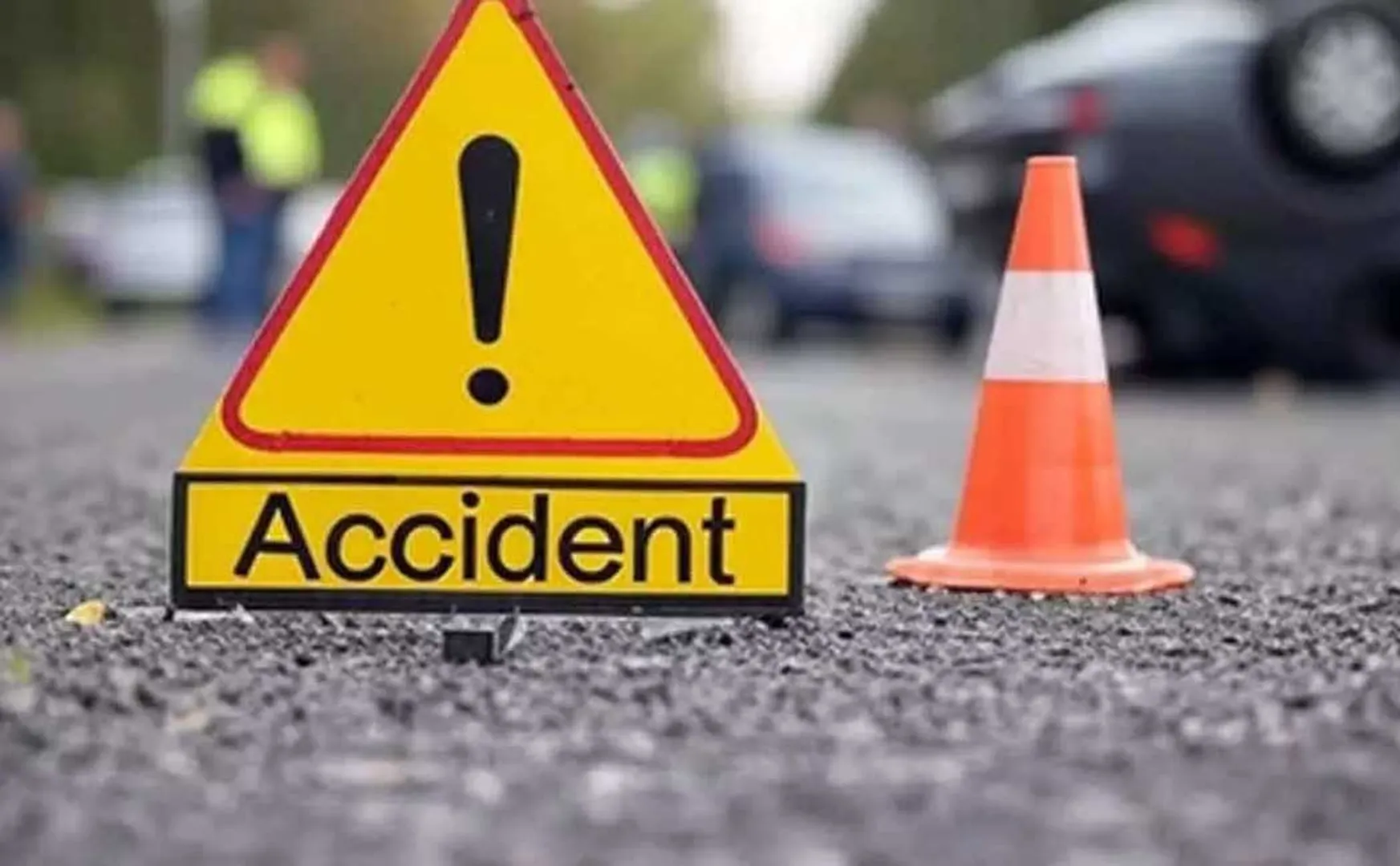  Accident while crossing the road - 4 members of the same family Lose their live