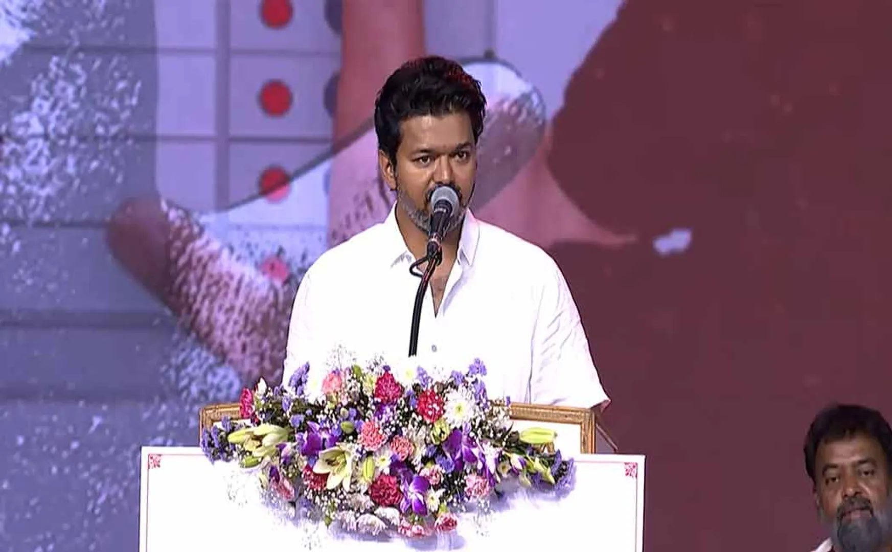 vijay condemns for police hit Tvk female executives