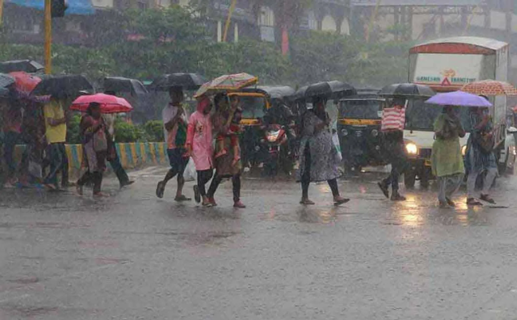 Chance of rain in 8 districts