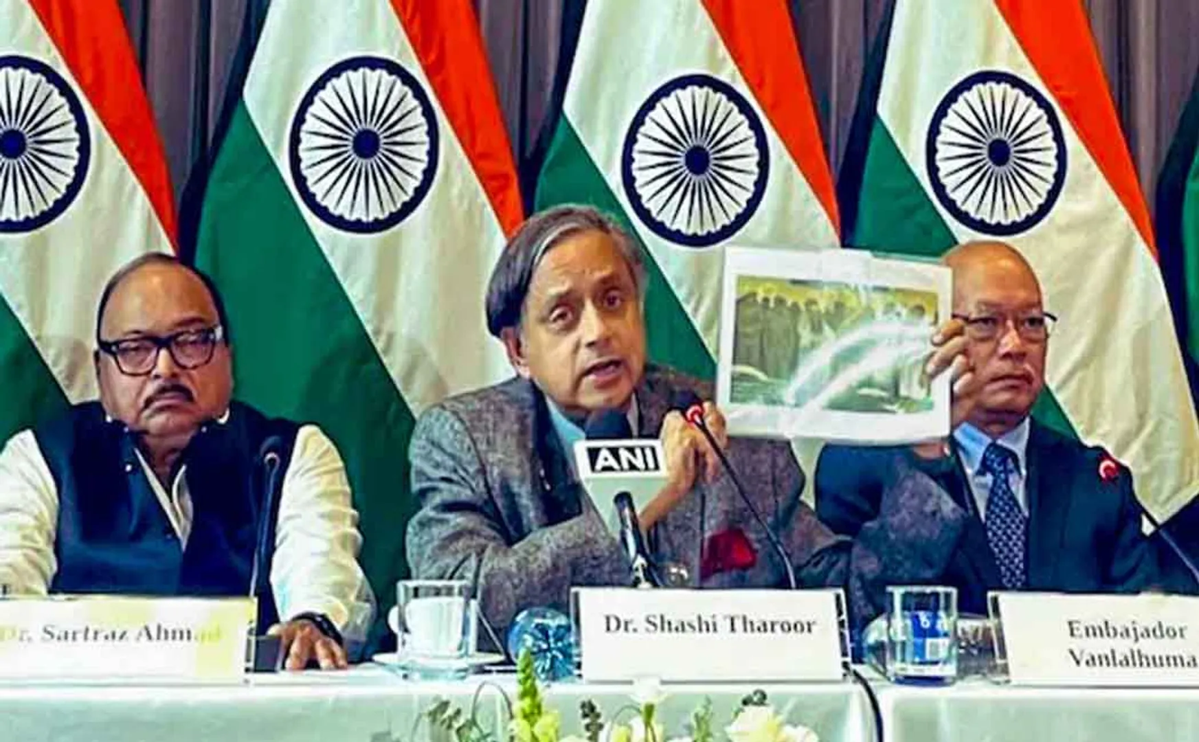 Colombia withdraws condolences after Shashi Tharoor expresses displeasure