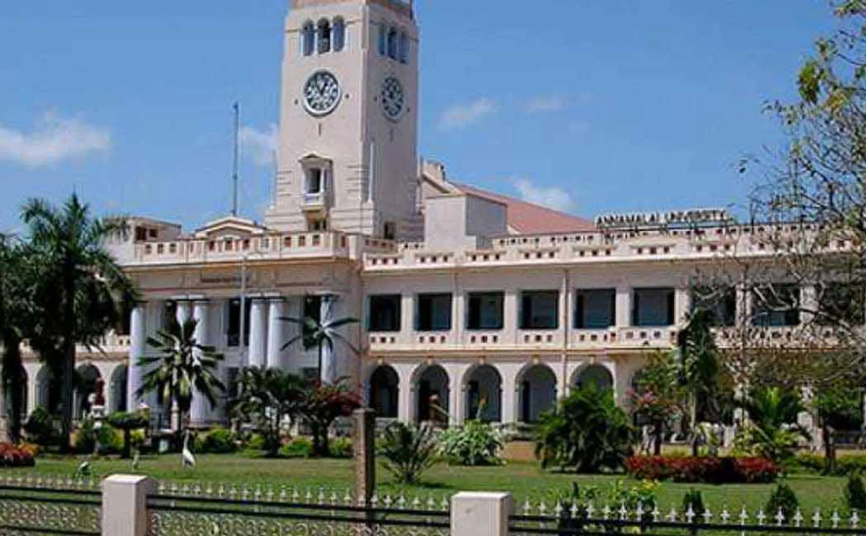 Annamalai University Teachers Staff Federation urges to pay salaries to employees