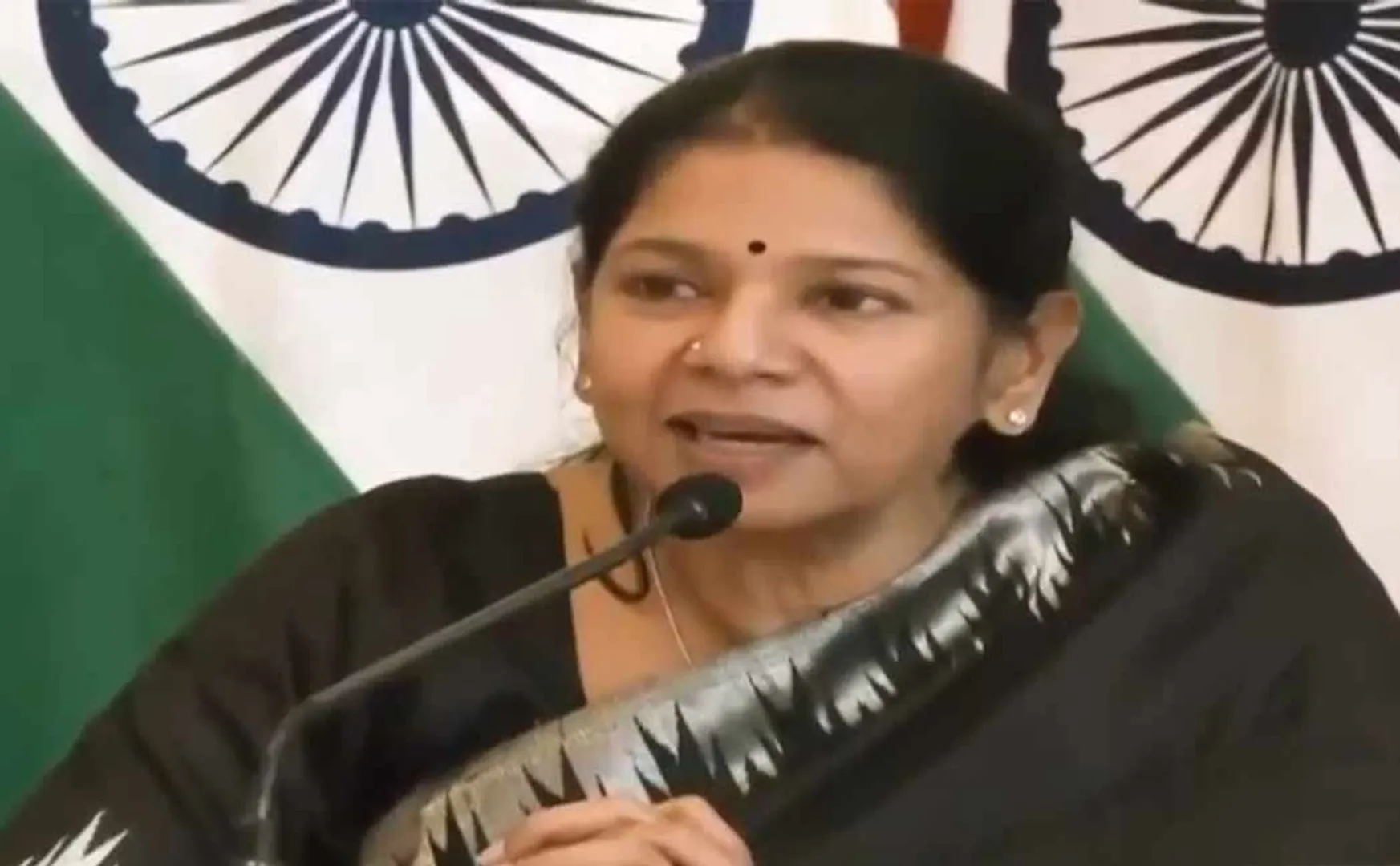 Kanimozhi's answer in Spain What is the national language of India?