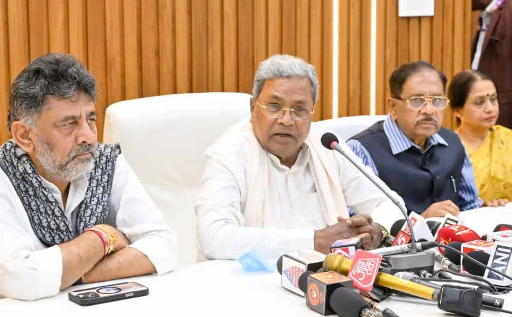 CM Siddaramaiah says It is not right to play politics on this issue 