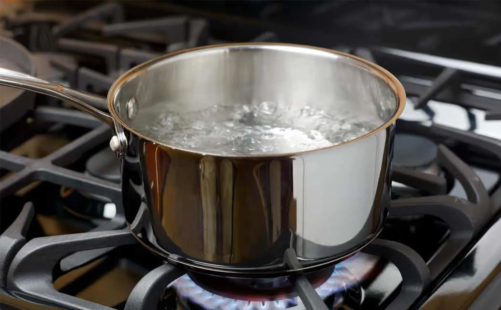 Daughter-in-law pours hot water on mother-in-law 