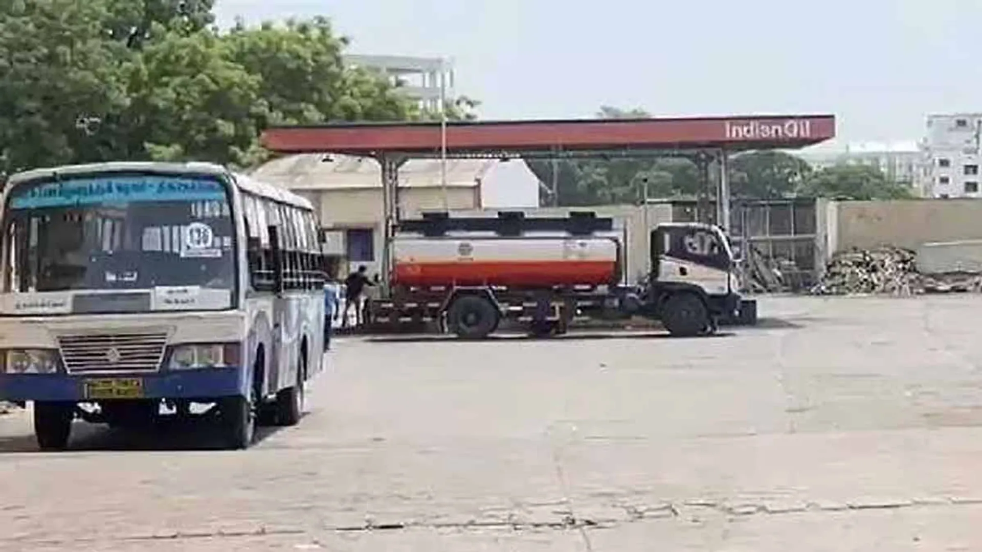 28,000 liters of diesel missing - 6 people suspended