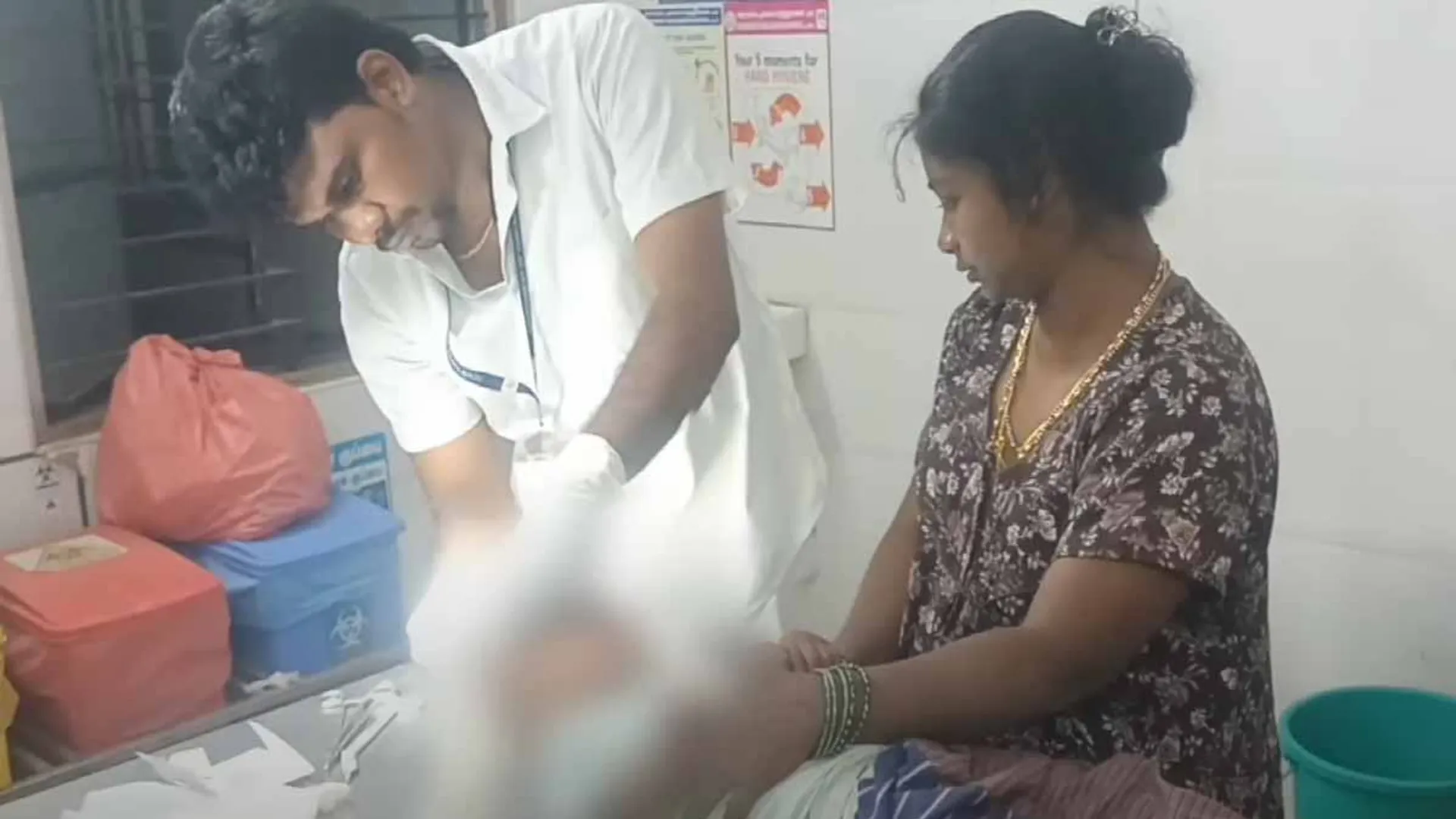 Stray dog ​​bites and mauls 3-year-old child