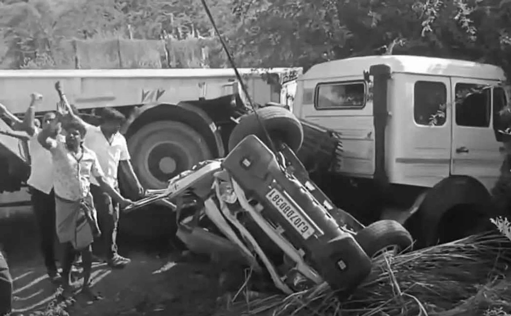 Car lorry incident in Paramathi Vellore Namakkal dt