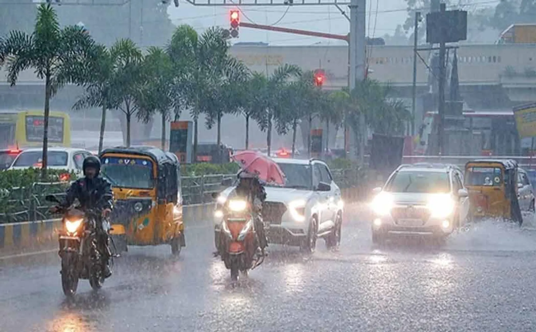 Red alert for two districts - rescue teams rushing