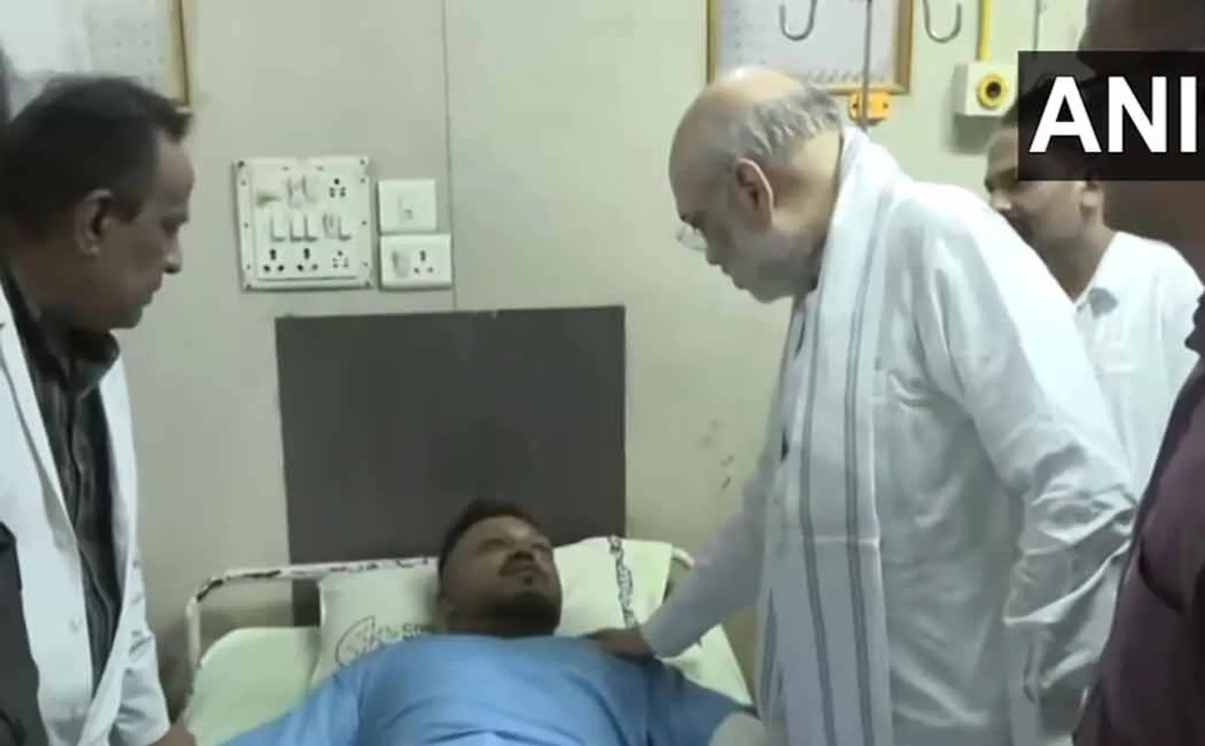 Union Minister Amit Shah visits him in person for Passenger who survived plane incident