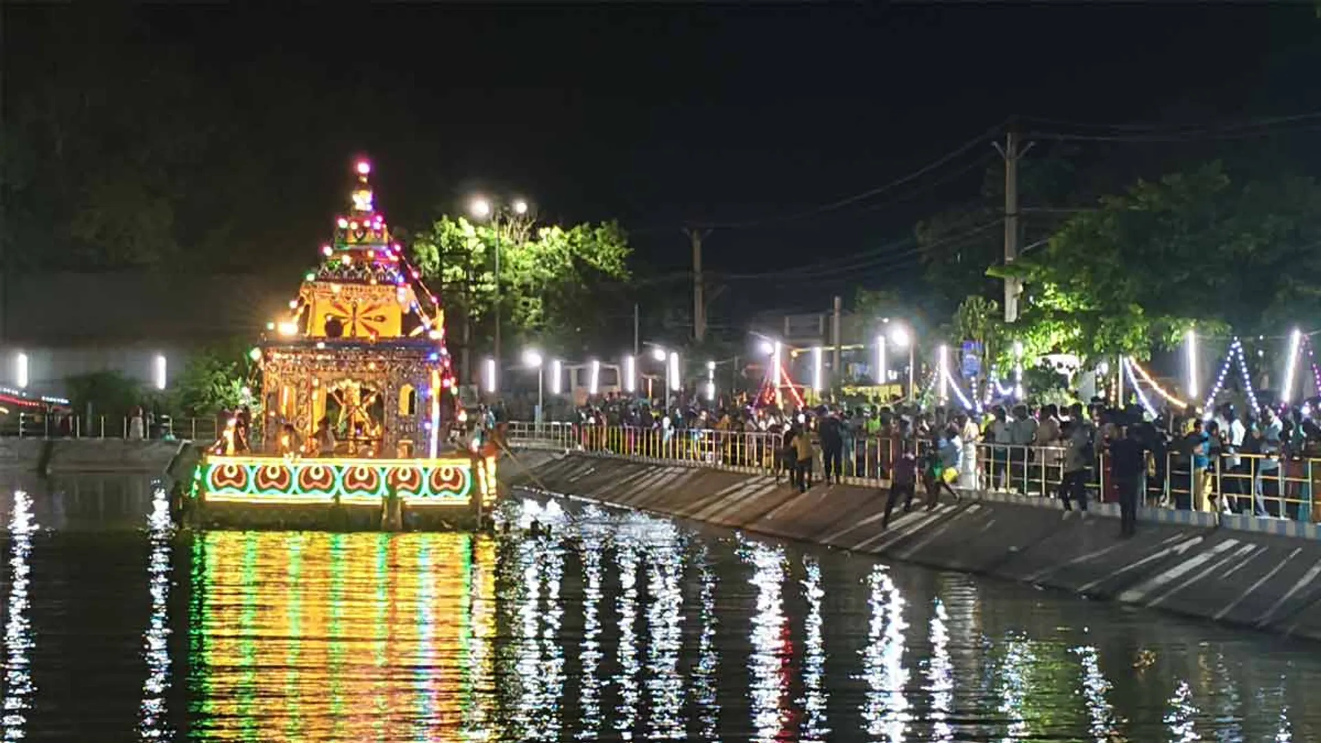 Thousands of people participate in the Theppa Utsavam at Chidambaram temple