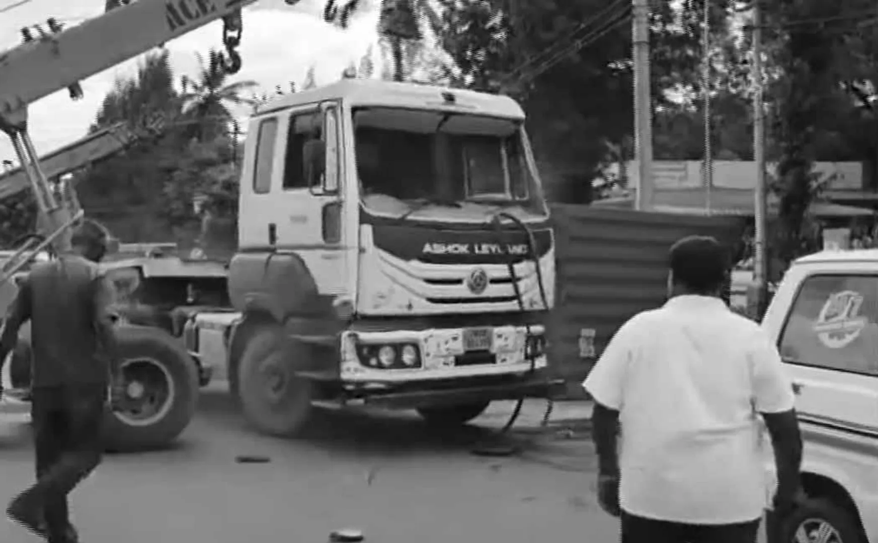 2 women lost her life due to Container lorry incident in Palladam area Tiruppur 