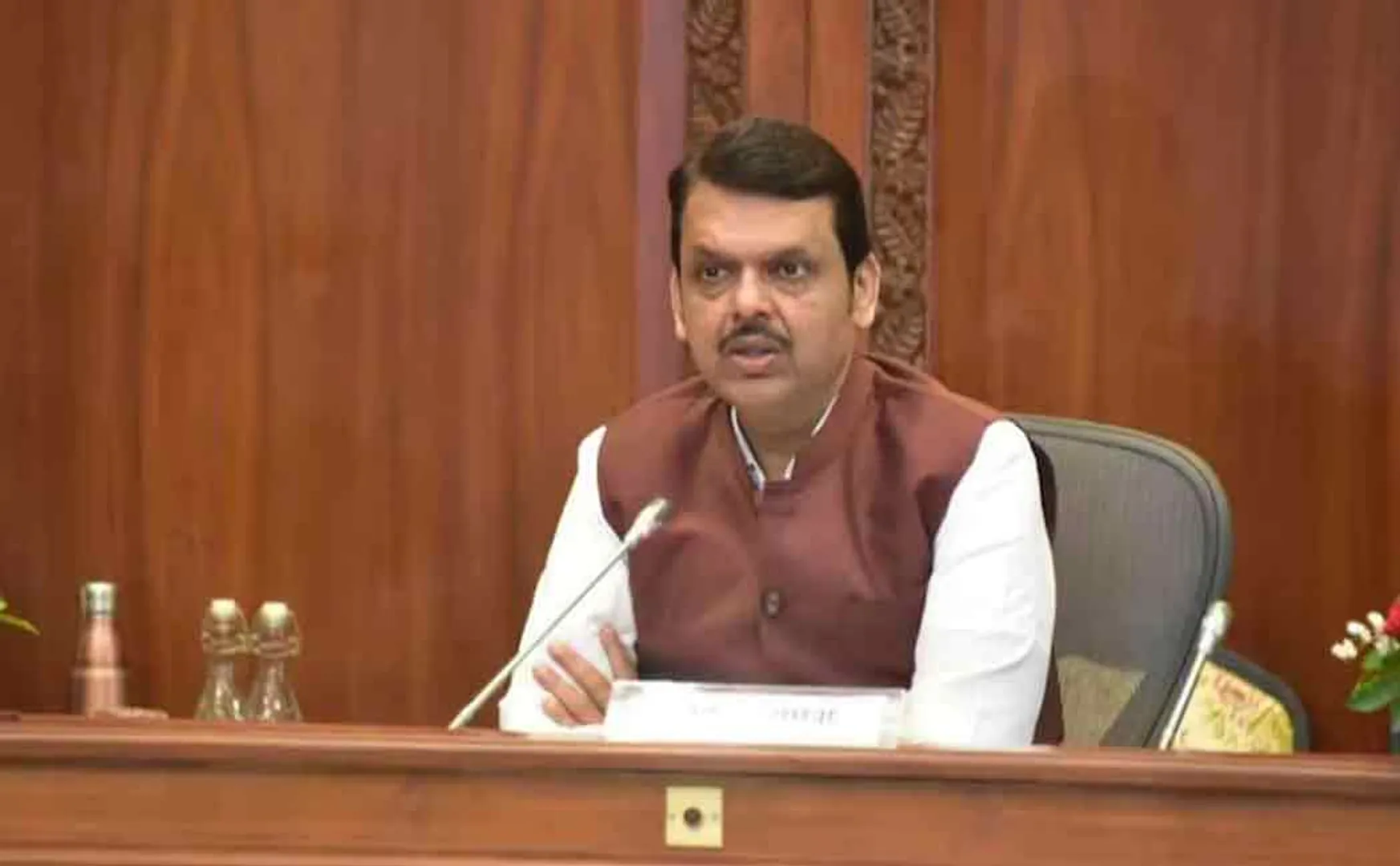 Maharashtra Chief Minister Controversy over hindi language order