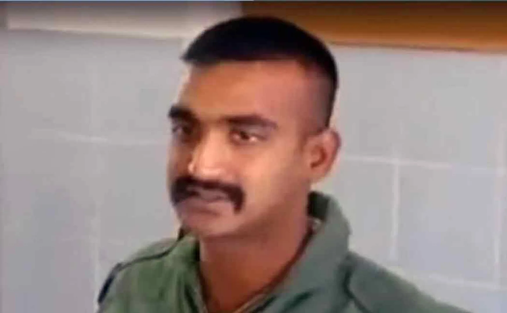 விமானப்படை தலைமை அதிகாரியிடம் அபிநந்தன் விளக்கம்...