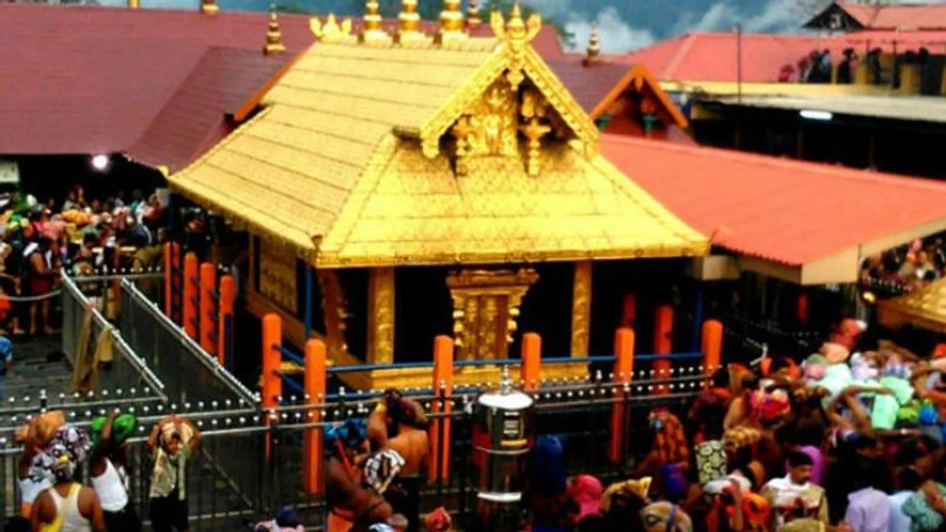 சபரிமலைக்கு பெண்களை அனுமதிக்க கோரிய வழக்கு ஒத்திவைப்பு- உச்ச நீதிமன்றம்...