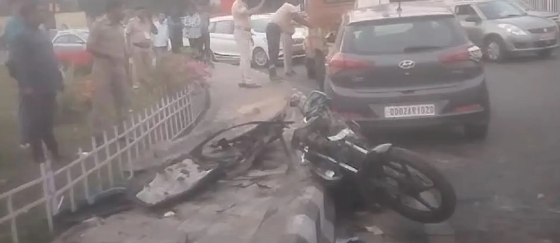 accident in front of raj bhavan