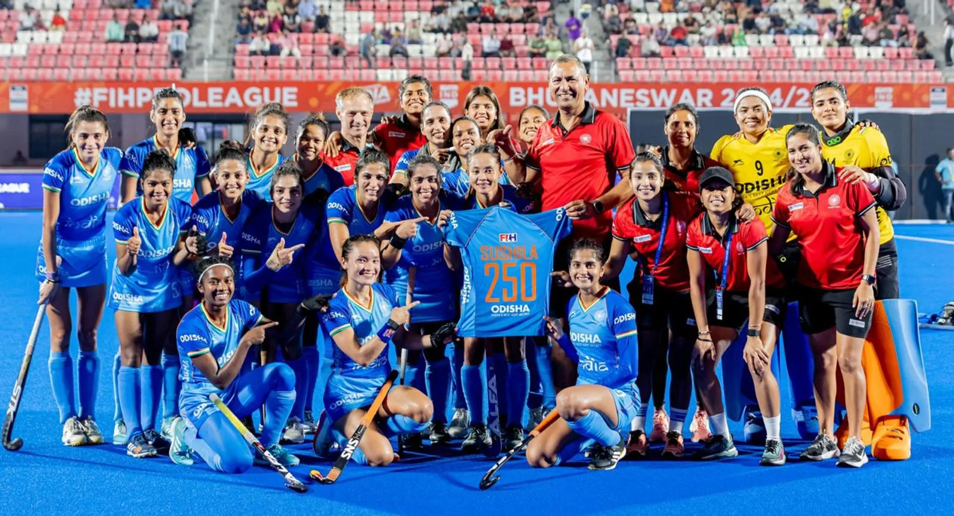 Hockey pic women