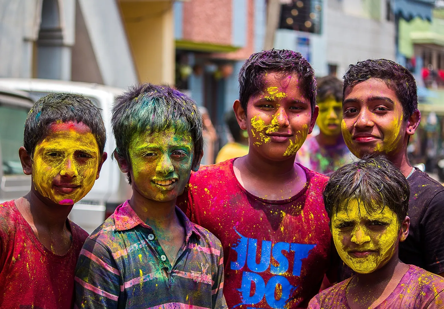 holi