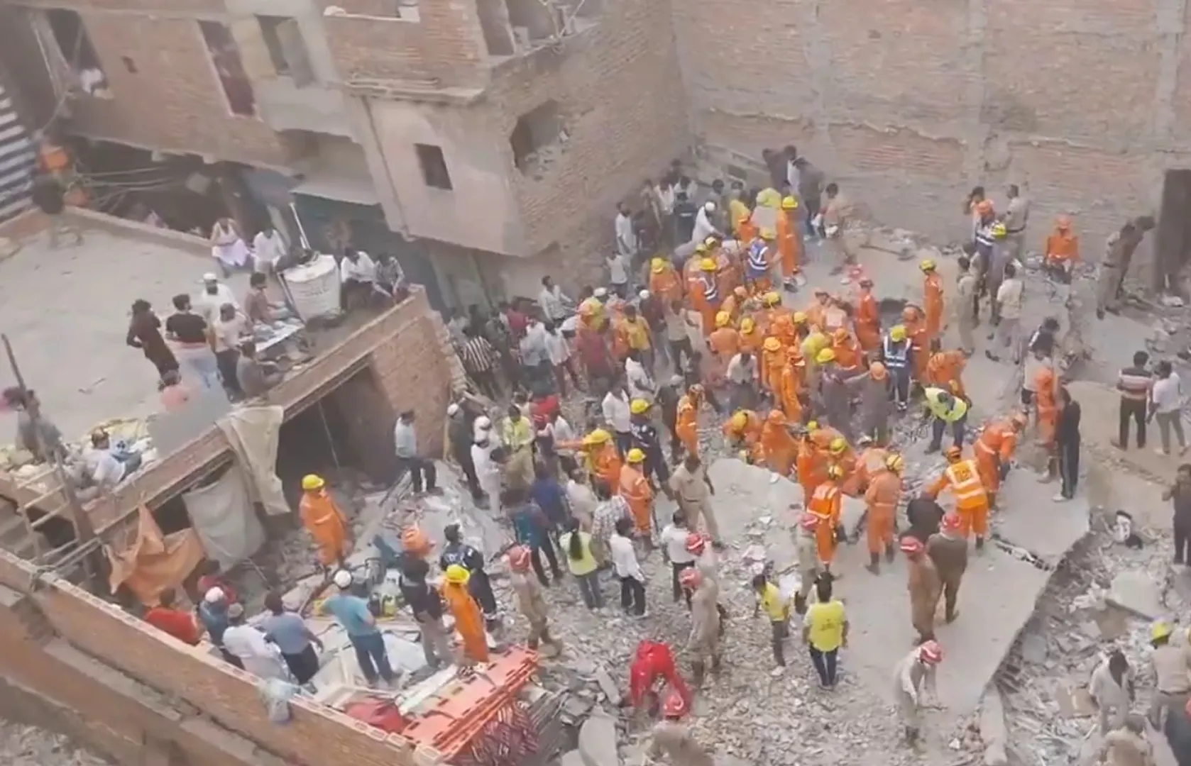 building collapse-delhi