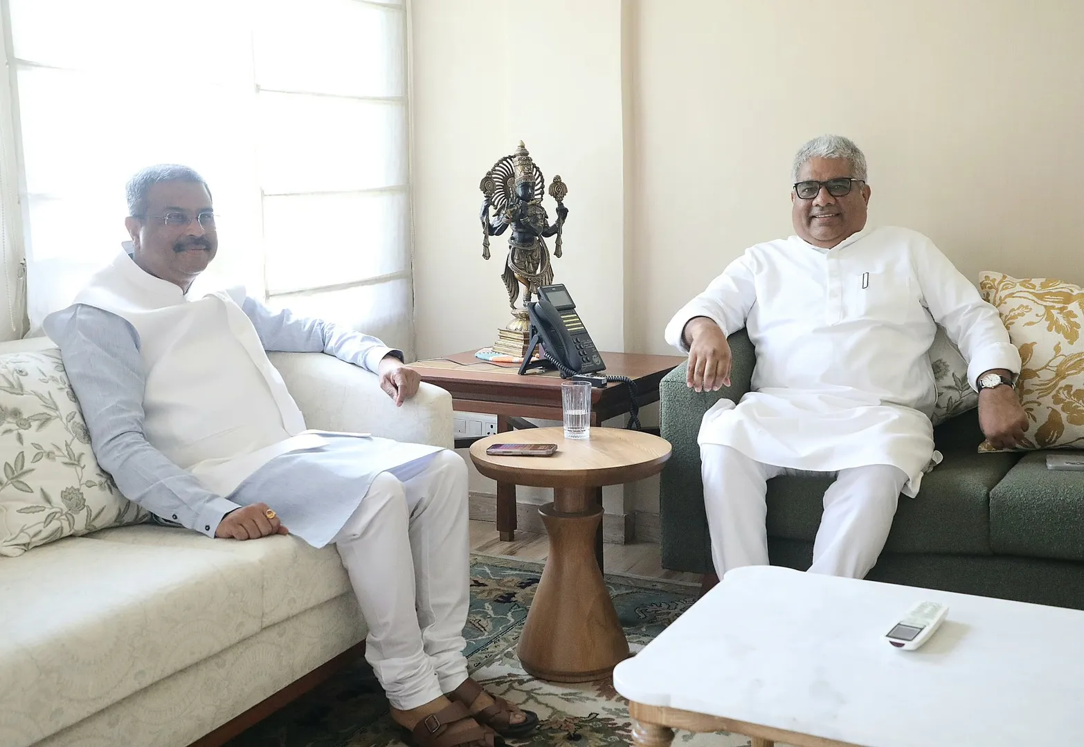 dharmendra meet