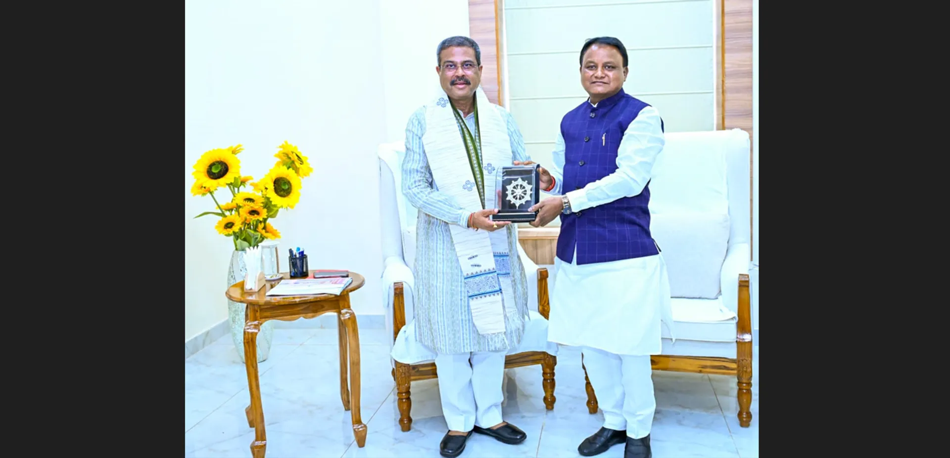 CM-Dharmendra pic