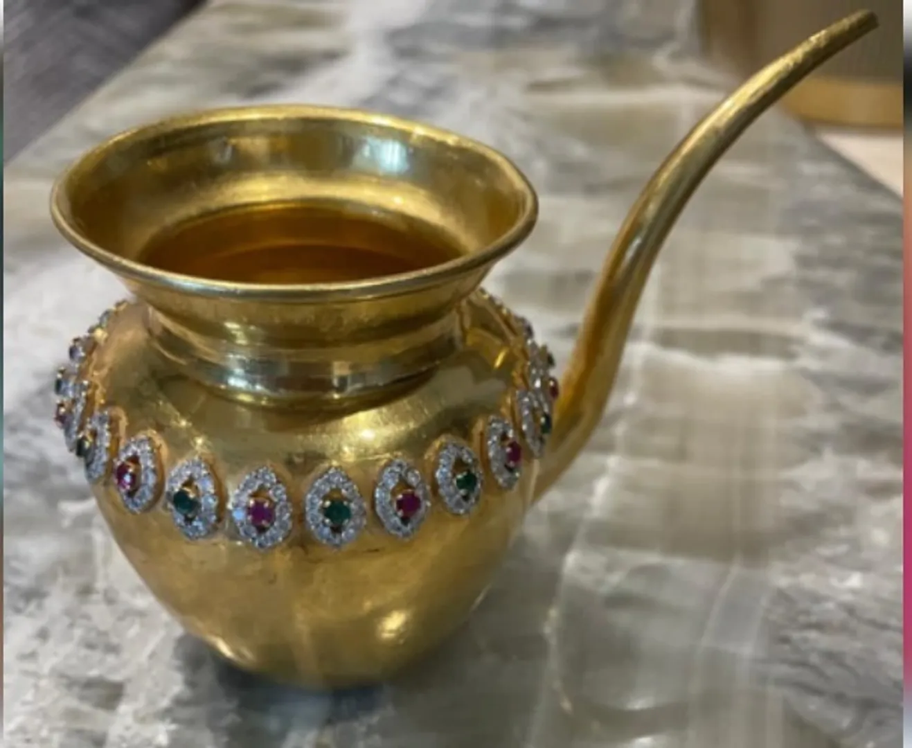 gold kalash