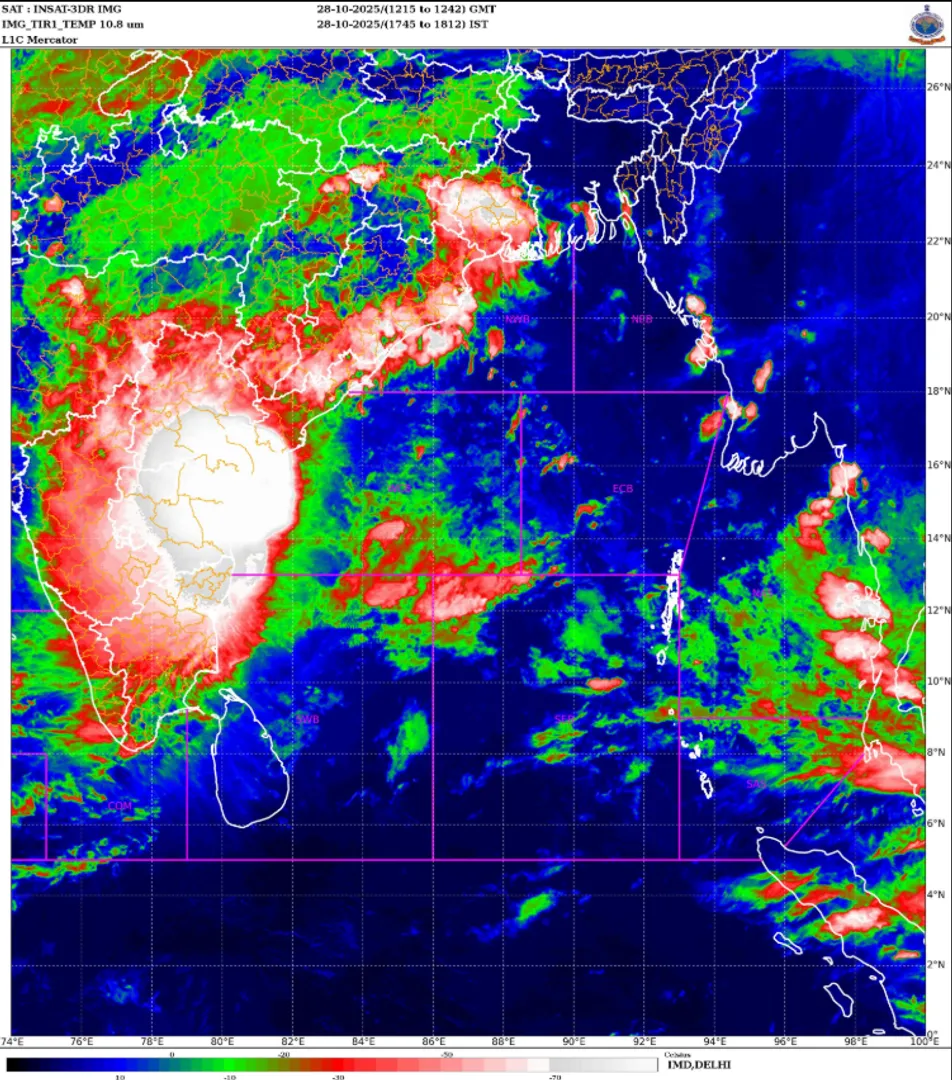 cyclone montha pic