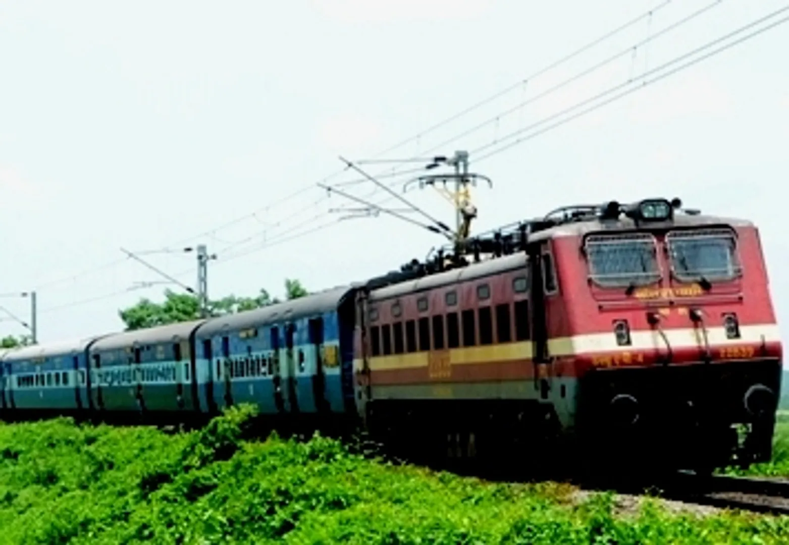RPF ASI falls off train, loses legs while chasing snatcher in Odisha